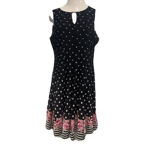 Avenue Keyhole Short Sleeve Dress